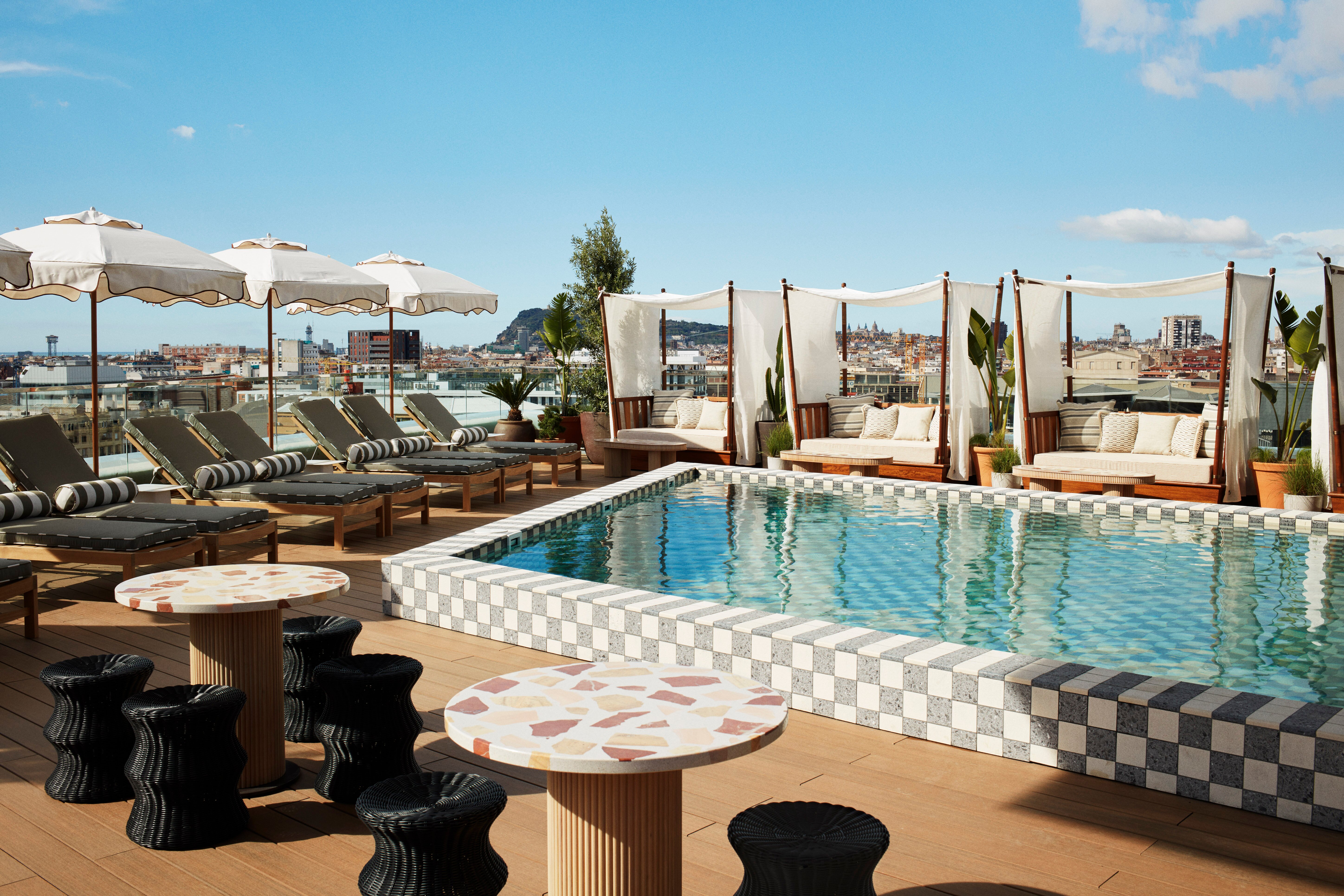 THE HOXTON POBLENOU Prezzi E Recensioni 2024   Rooftop Pool 