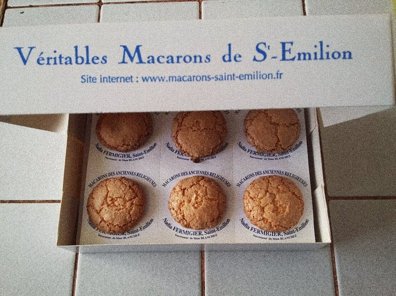 Les célèbres macarons de la boutique la Fabrique de Macarons à Saint-Emilion