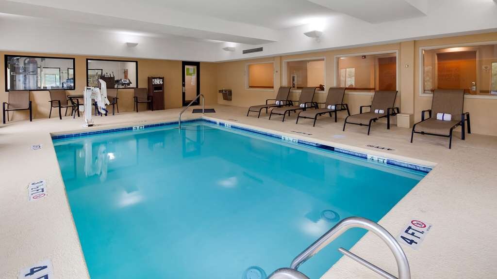 Best Western Executive Inn Pool Pictures & Reviews - Tripadvisor