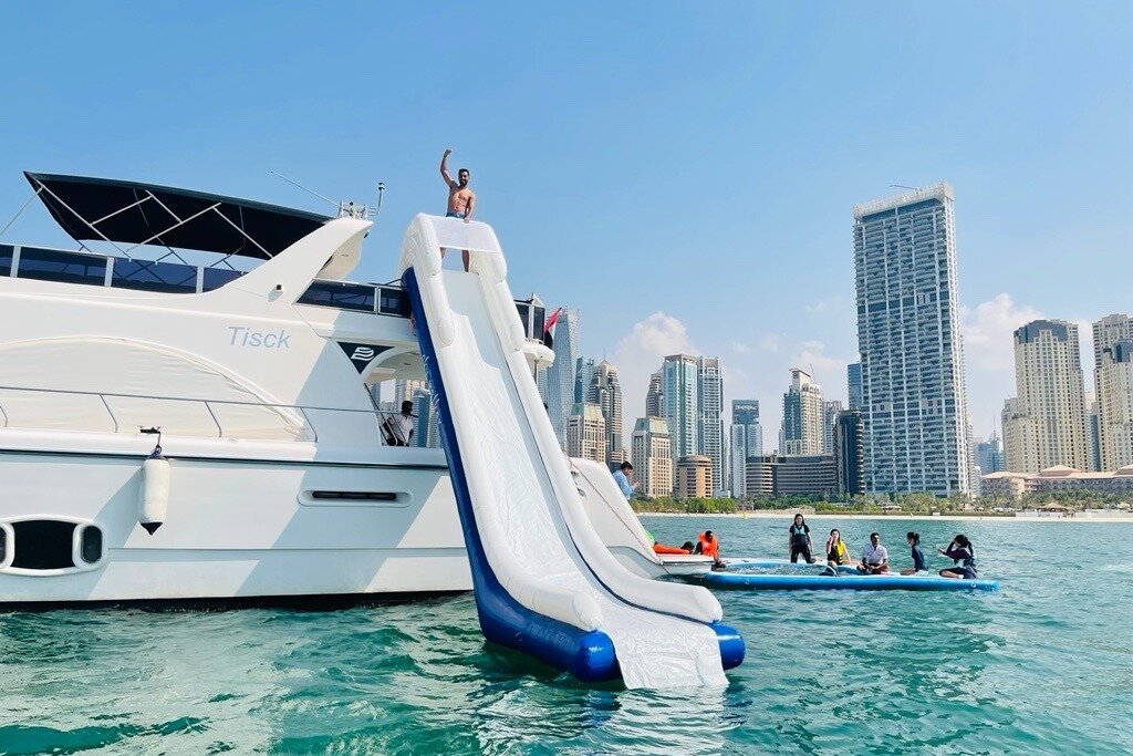 sky walker yacht dubai