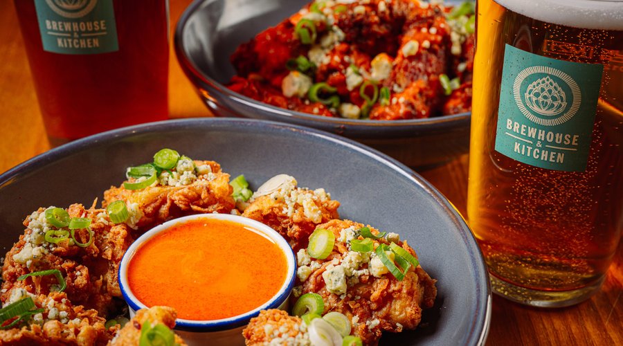CRISPY CAULIFLOWER WINGS
Served with a dipping sauce of choice:
SPICY BUFFALO with crumbled blue cheese & spring onion 
SMOKY BEER-B-CUE with crispy onions and parsley 
STICKY KOREAN with sesame seeds and coriander