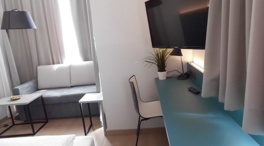 The double rooms "Superior" are bigger, have garden view and an alcove with a sofa that can be used as a bed (if booked for three persons)