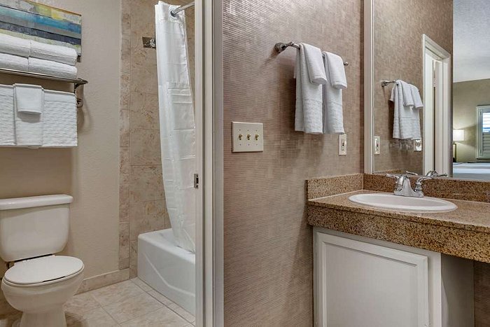 https://dynamic-media-cdn.tripadvisor.com/media/photo-o/23/41/84/ff/bathroom.jpg?w=700&h=-1&s=1