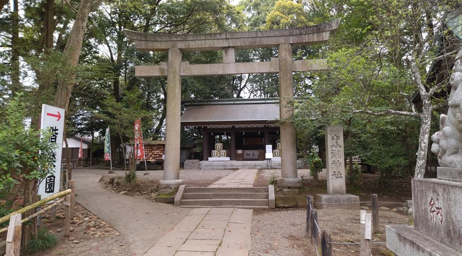 鳥居前です