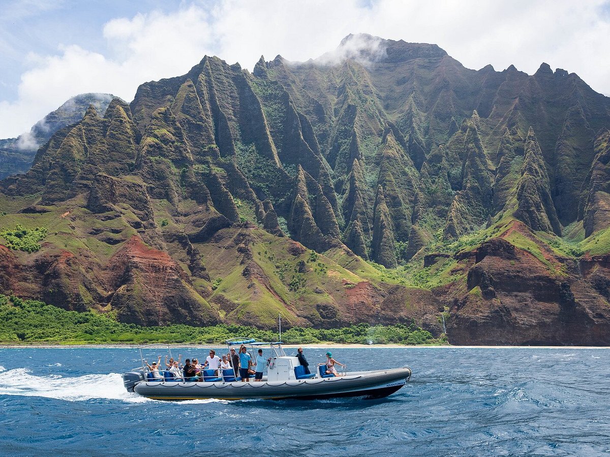 Holoholo: Intro to Plugging from shore and boat - Hawaii Nearshore Fishing