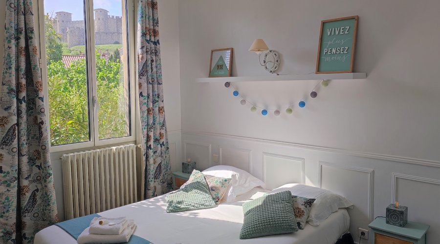 Chambre Cannelle avec superbe vue sur la Cité de Carcassonne,