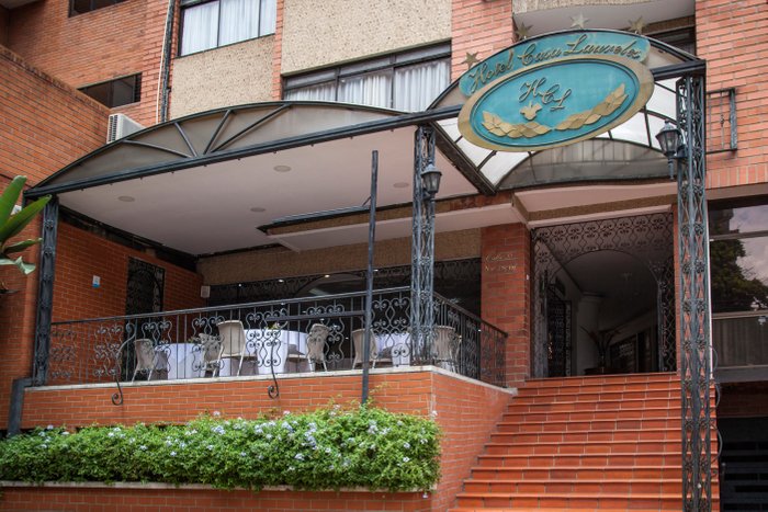 hotel laureles medellín teléfono