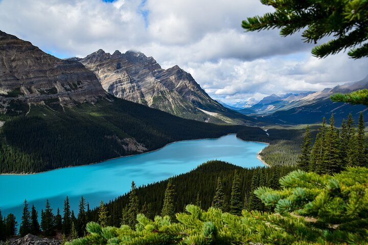 2023 Banff & The Icefields Parkway | Small Group Full Day Adventure