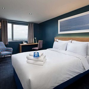 Travelodge Birmingham Central Moor Street in Birmingham, image may contain: Home Decor, Cushion, Furniture, Bed