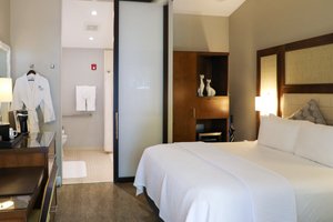 Room & Suite