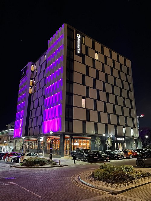 premier travel inn milton keynes