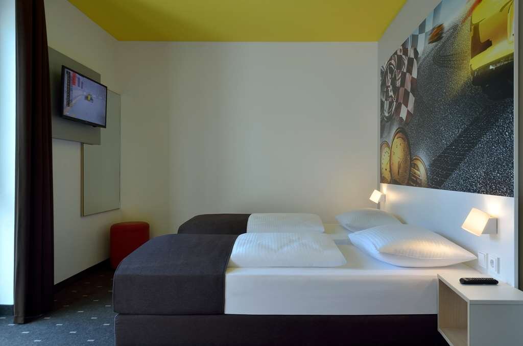 B&B HOTEL STUTTGART - ZUFFENHAUSEN $68 ($̶7̶3̶) - Prices & Specialty B ...