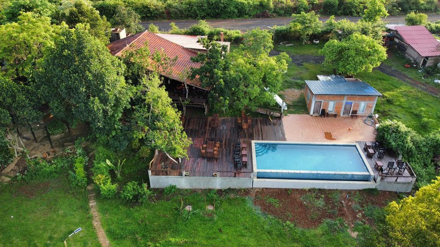 Swimming pool and restaurant