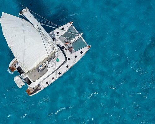 catamaran boat isla mujeres