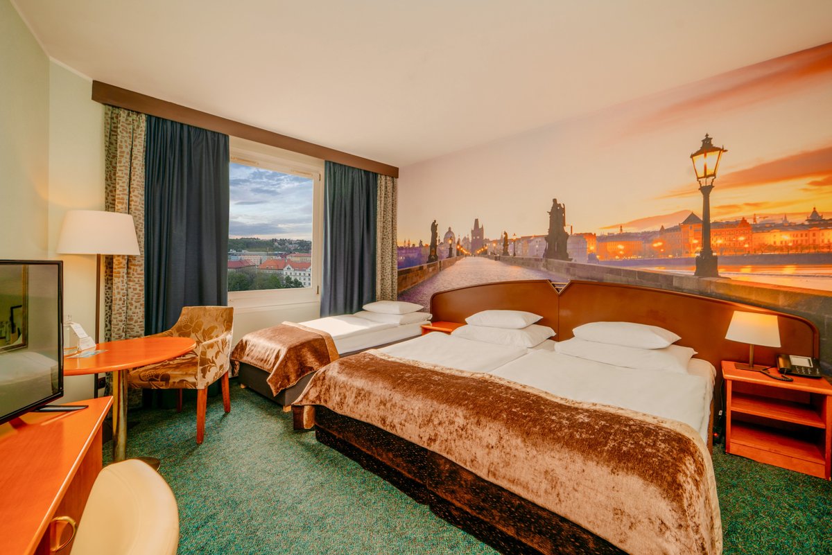 PLAZA PRAGUE HOTEL - Updated 2022 Reviews (Czech Republic)