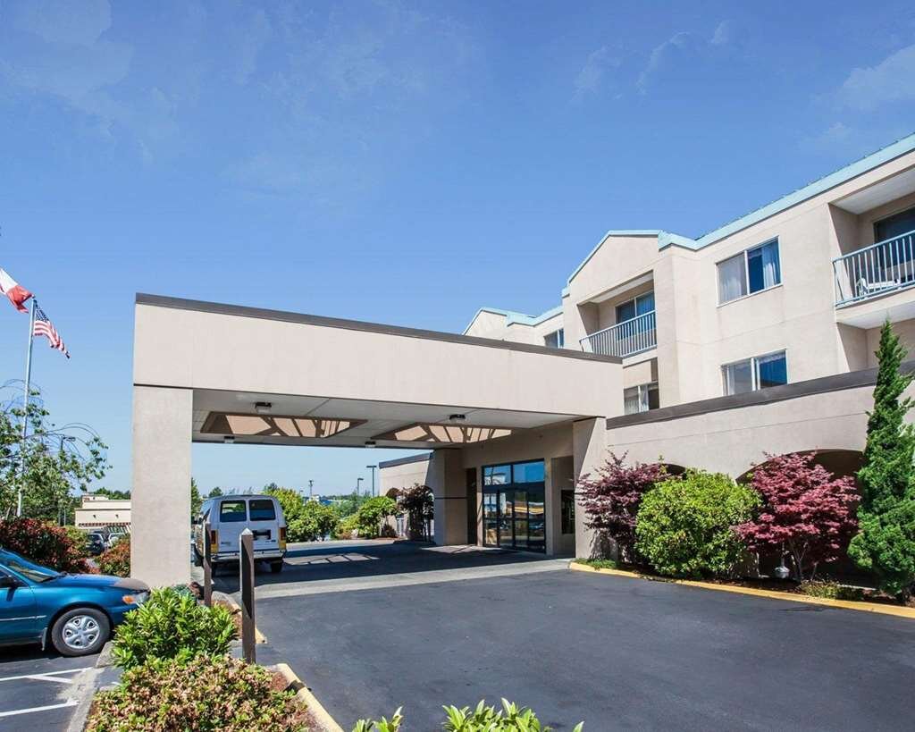 QUALITY INN GRAND SUITES BELLINGHAM Updated 2024 Reviews Photos Prices   Hotel Entrance 