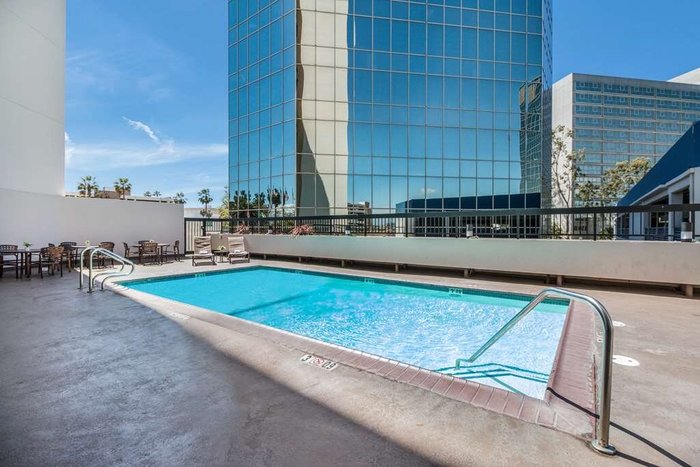 Sonesta Los Angeles Airport LAX Pool Pictures & Reviews - Tripadvisor