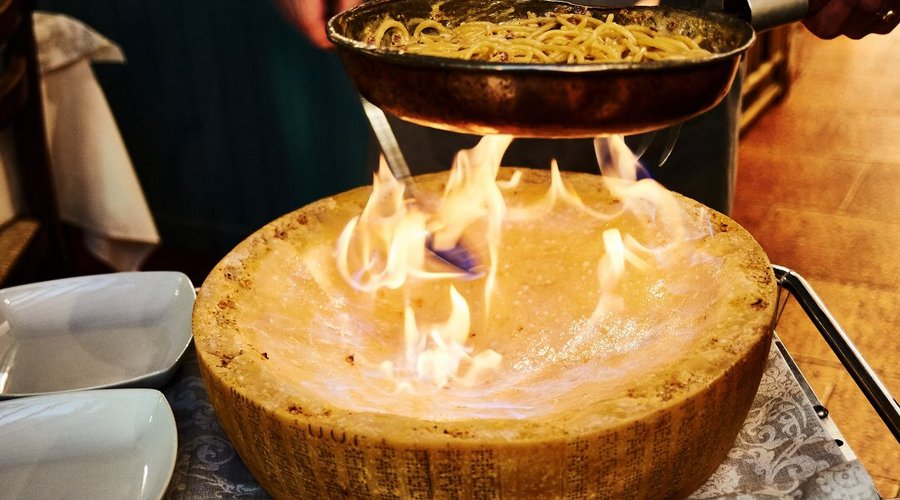 La nostra forma di Parmigiano Reggiano "infoucata"