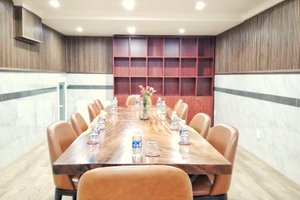 Trung tâm dịch vụ & Phòng sự kiện