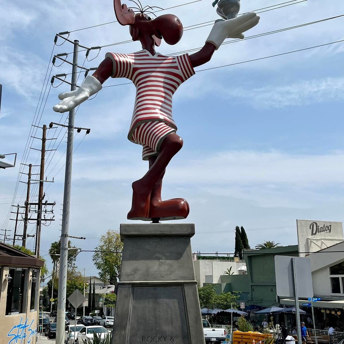 Rocky and Bullwinkle Statue, Уэст-Голливуд: лучшие советы перед посещением  - Tripadvisor