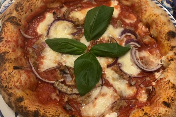 Pizza con burrata e ciliegino - Picture of Urban Lycios, Legnano -  Tripadvisor