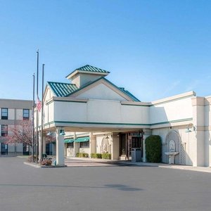 Quality Inn & Suites in Monroe, MI