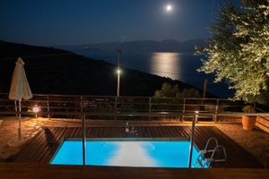 Pool & Beach