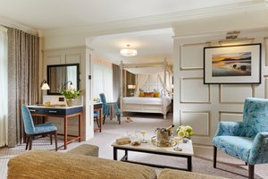 Room & Suite