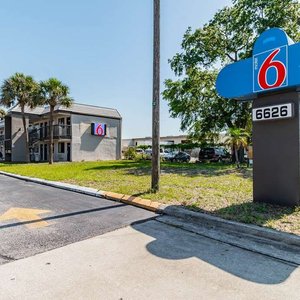 Motel Tampa FL Exterior