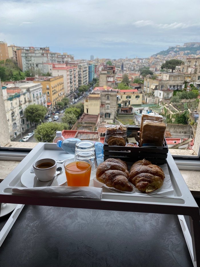 Italiano: Napoli, quartiere di Fuorigrotta, veduta dalla collina