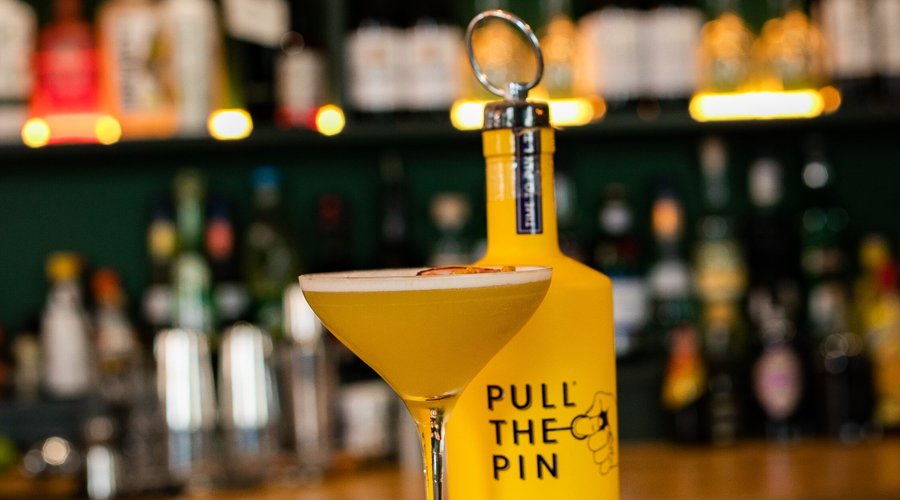 Passionfruit martini 