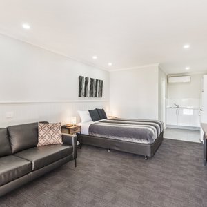 Deluxe Queen room