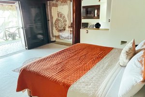 Room & Suite