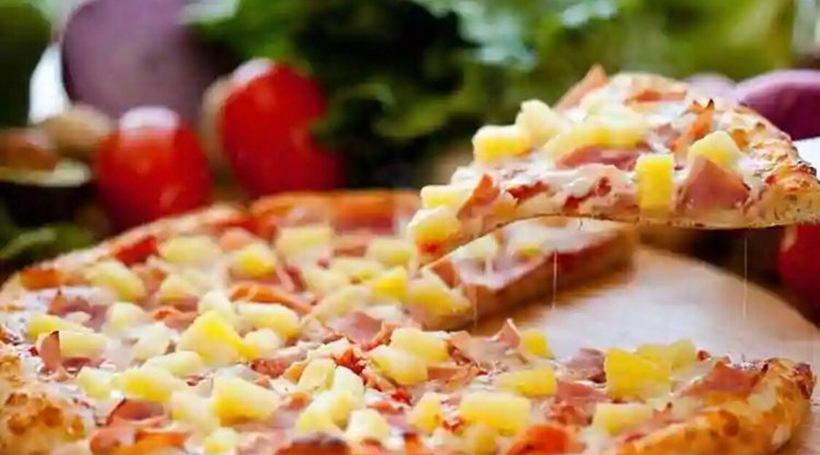 Freshly cooked pizza per order @ off the hook kidlington 