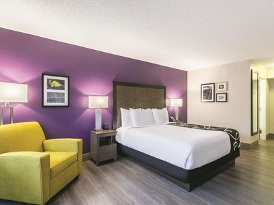 Hotel photo 19 of La Quinta Inn & Suites by Wyndham Virginia Beach.