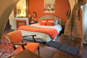 Room & Suite