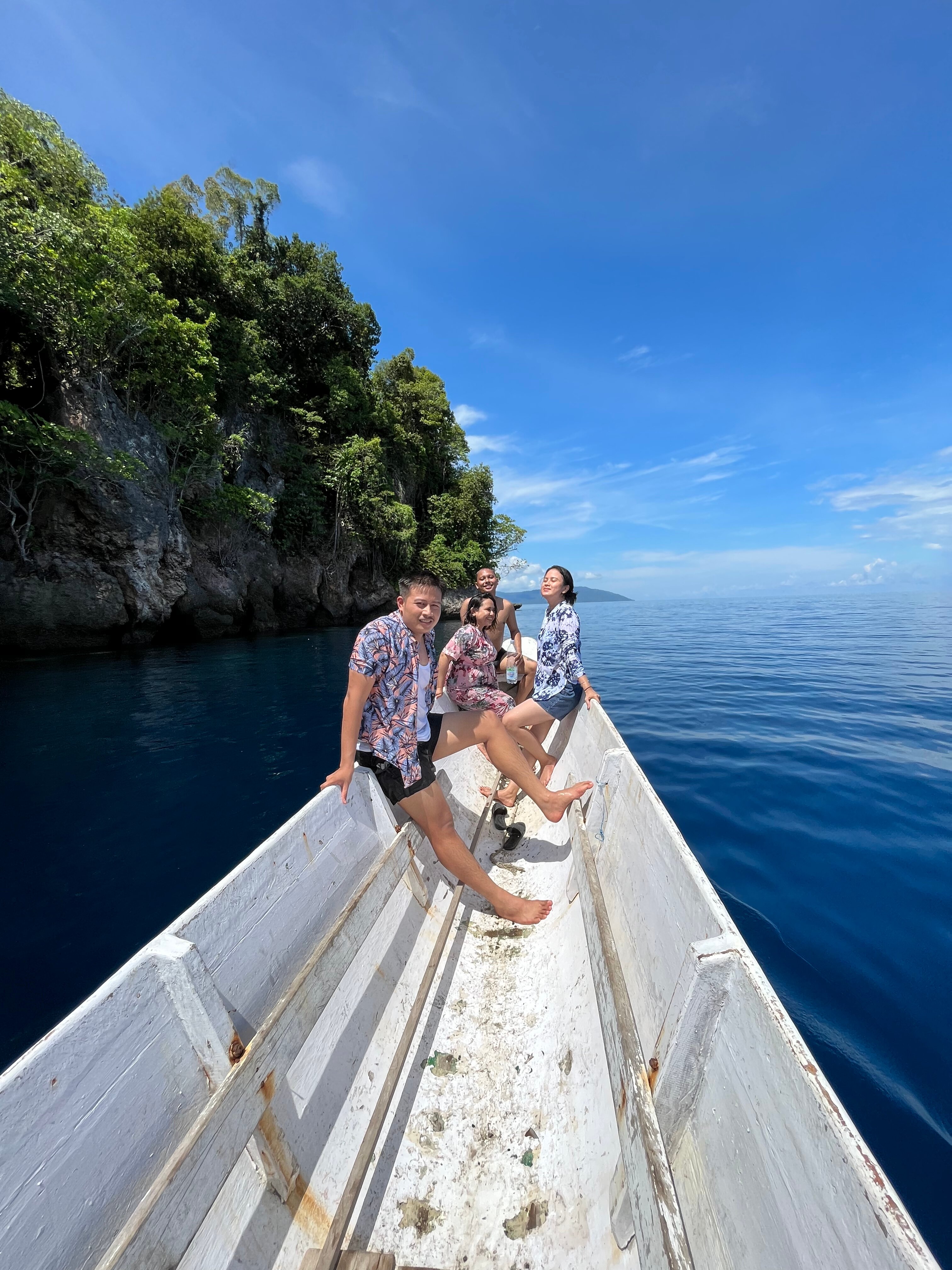 RECONNECT - PRIVATE ISLAND RESORT & DIVE CENTER TOGEAN (Pulau Buka Buka ...