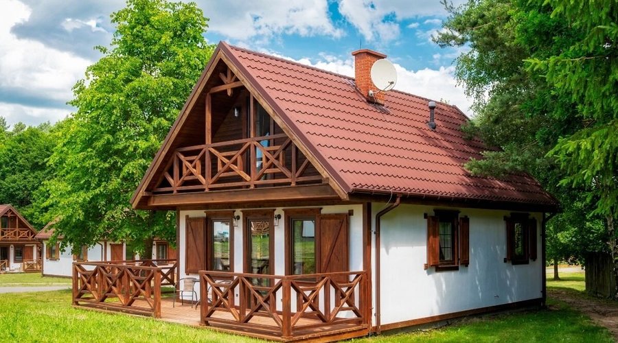 Oferujemy naszym Gościom 3 standardy Villi:
- Villa Deluxe z jacuzzi na tarasie
- Villa Premium
- Villa Standard