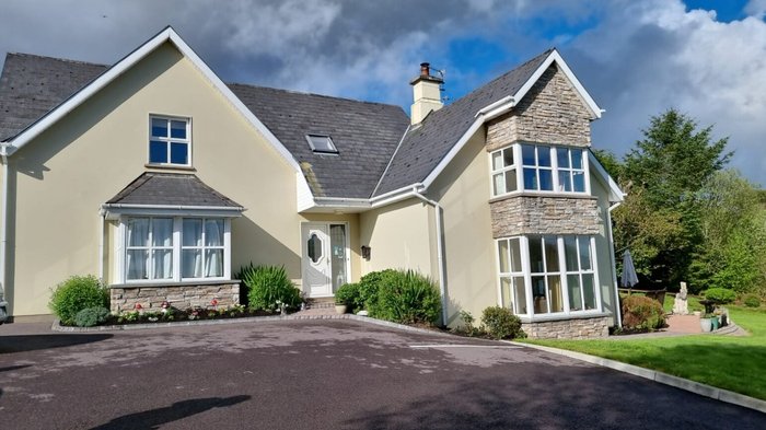 2 MILE LODGE - Updated 2024 Prices & B&B Reviews (Kenmare, Ireland)