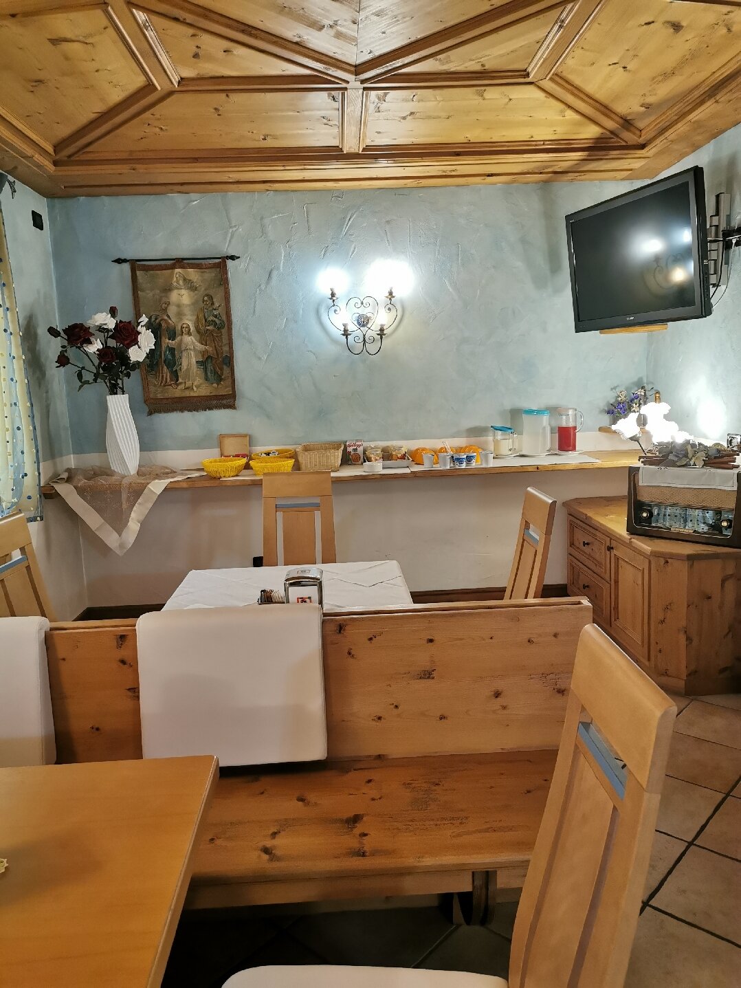 MEUBLE BAR STUBE GIUSTINA - Prices & B&B Reviews (Auronzo Di Cadore, Italy)