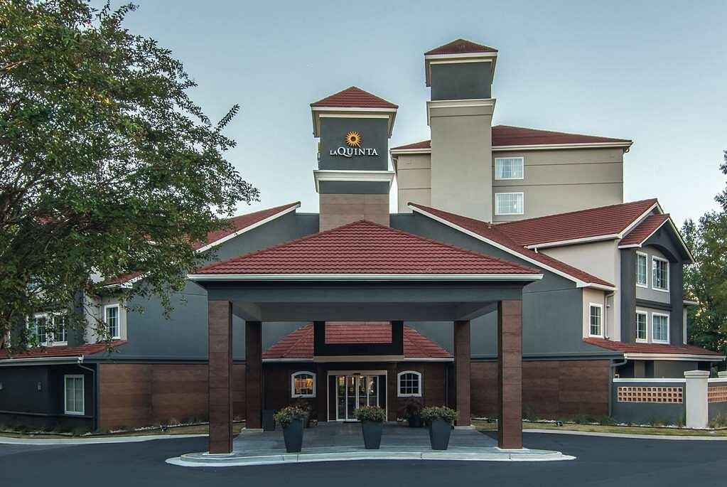 La Quinta Inn &amp; Suites by Wyndham Atlanta Perimeter Medical, hotel in Atlanta