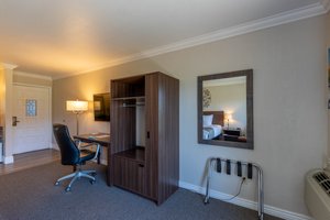 Room & Suite