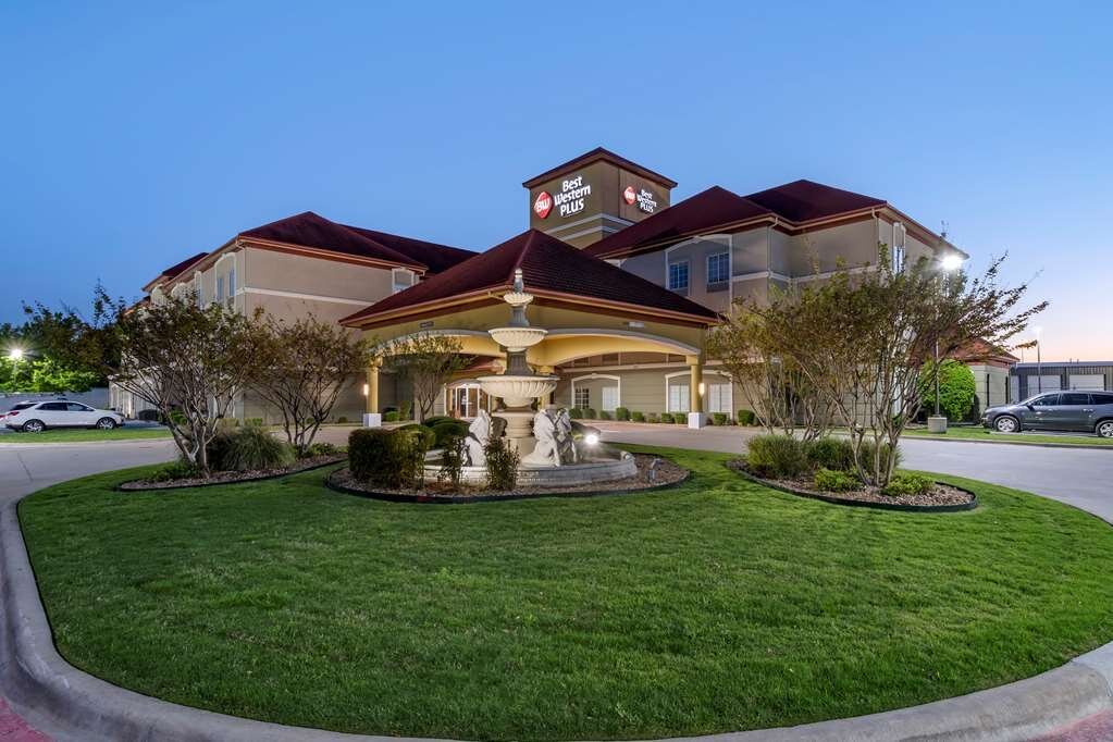 BEST WESTERN PLUS MONICA ROYALE INN & SUITES $89 ($̶1̶0̶7̶) - Updated