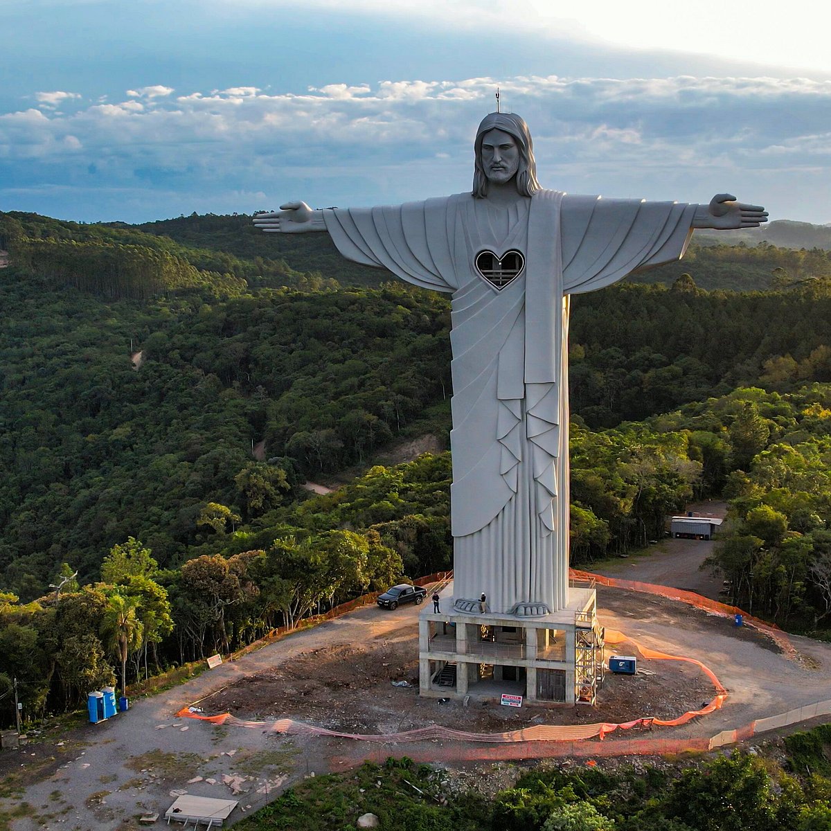 Depois do Cristo Protetor de Encantado, vem aí o Cristo Acolhedor de  Sobradinho - O Estafeta