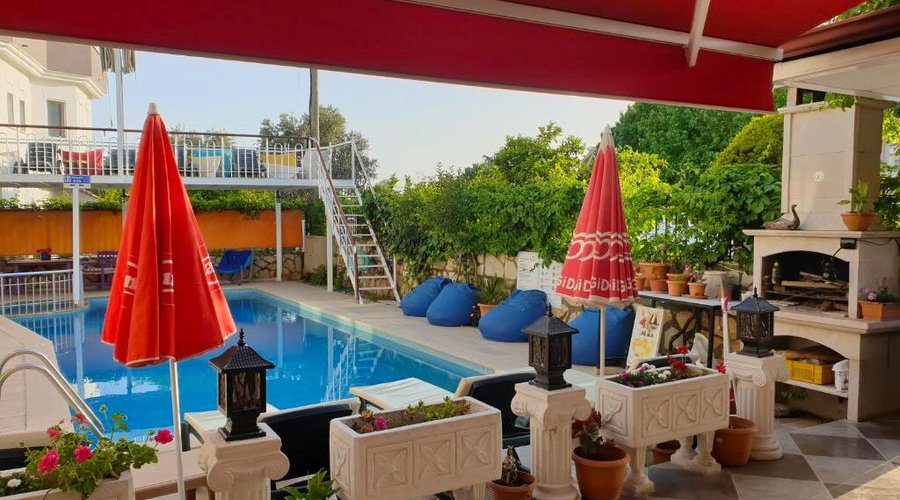 Tulip Apart Otel Pool View