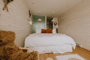 Room & Suite