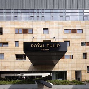 Royal Tulip Sand Kołobrzeg by Zdrojowa in Kolobrzeg, image may contain: Office Building, Hospital, Hotel, City
