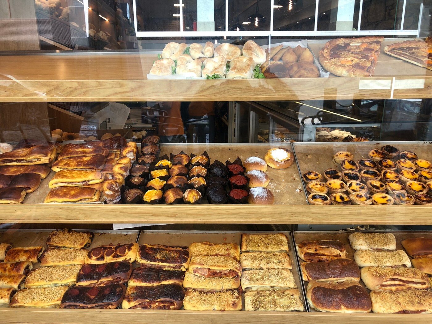 Confeitaria Pao Quente Do Freixieiro, 빌라 노바 데 가이아 - 레스토랑 리뷰 - 트립어드바이저