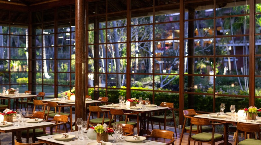 Sorrento's Ambiance during Dinner