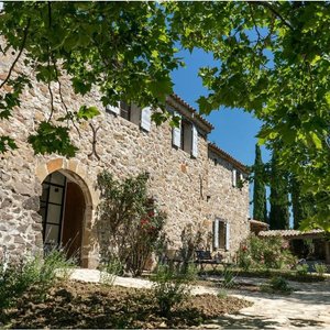 La Bastide & son espace de verdure 